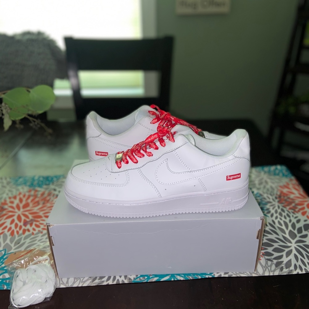White Supreme AF1